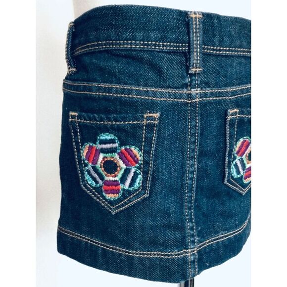 NEW babyGAP Girls 18-24 Months Embroidered Denim Skirt - Picture 1 of 4